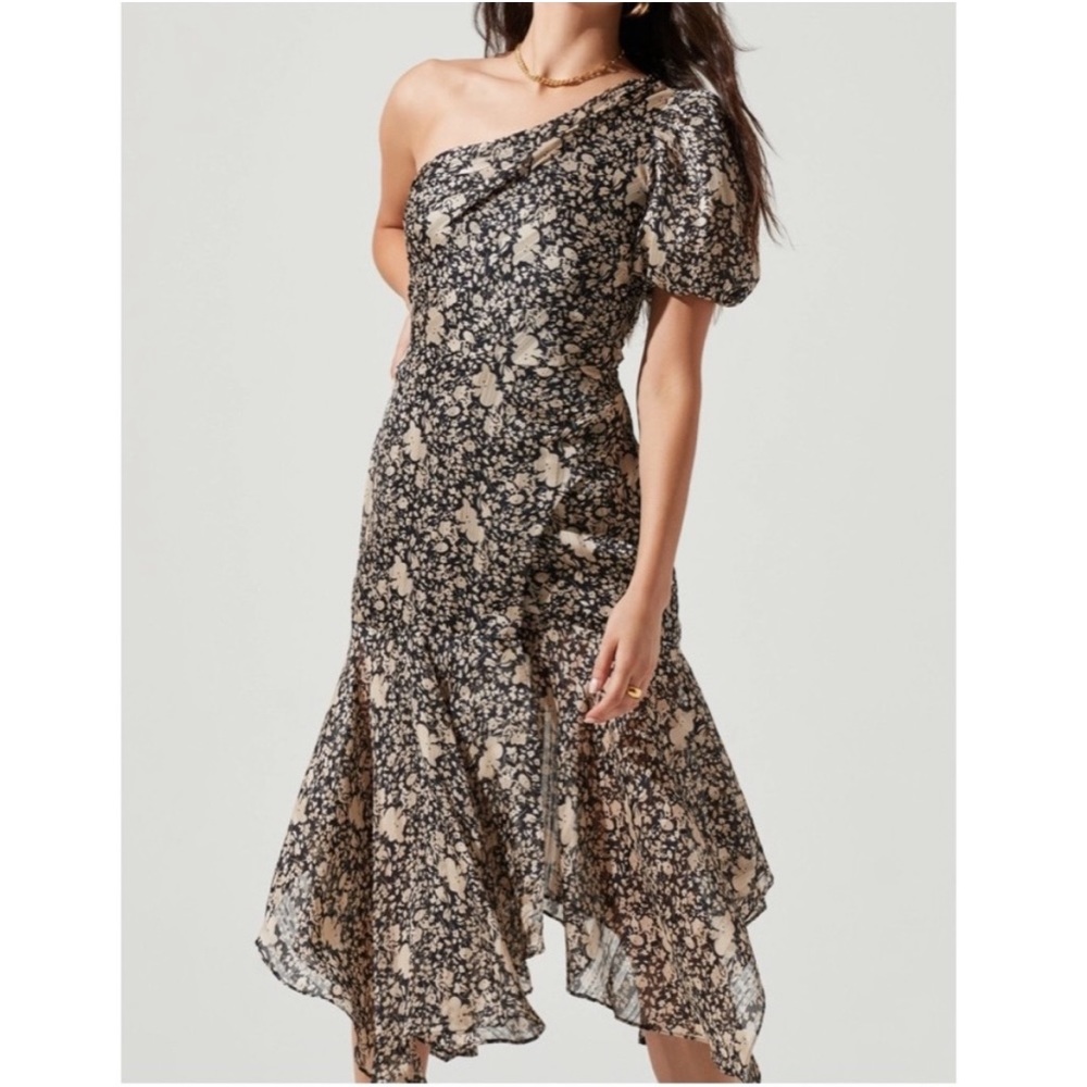 ASTR The Label Santorini One Shoulder Puff Sleeve Floral Midi Dress